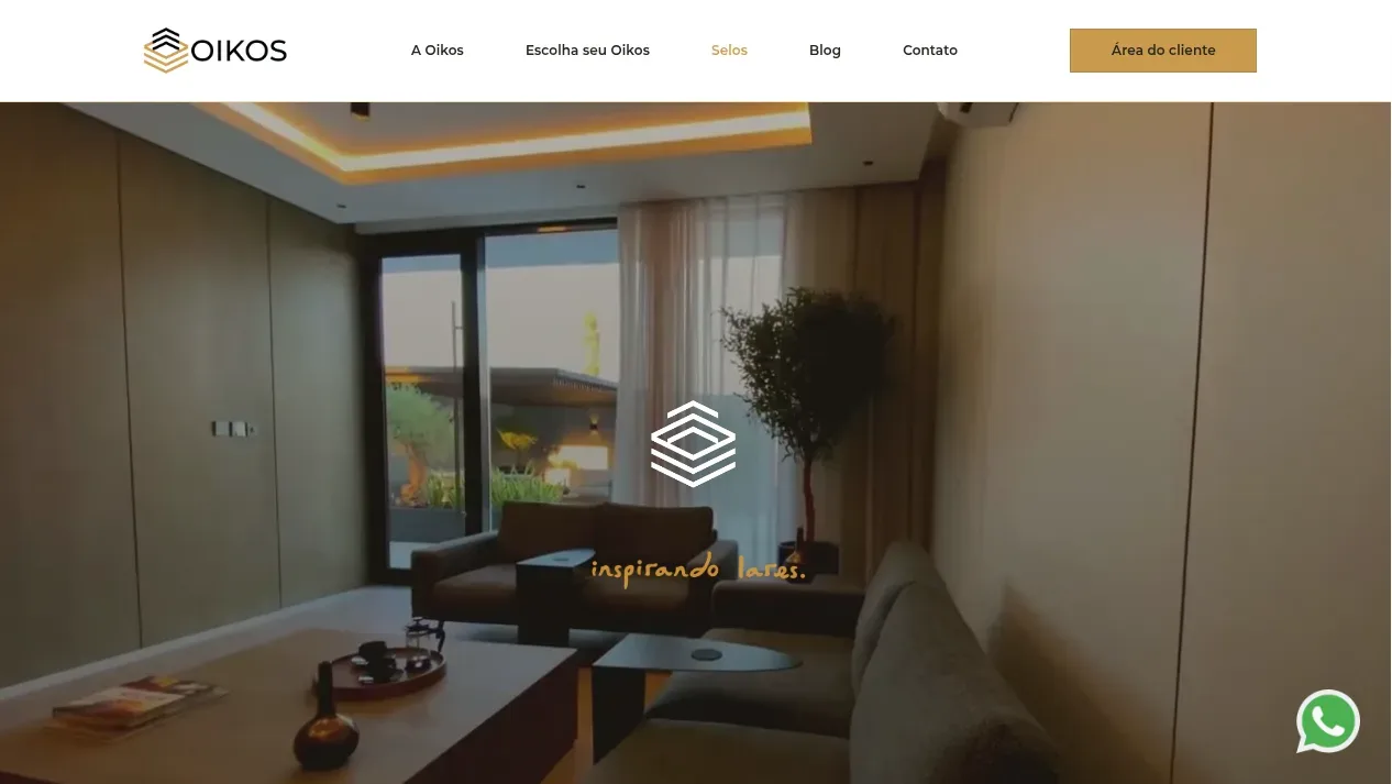 Captura real da página inicial do site da Oikos Incorporadora, com o menu A Oikos, Escolha seu Oikos, Selos, Blog, Contato e Área do cliente